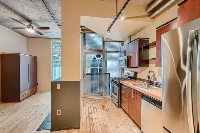 Building Photo - Discover Comfort & Style in the Heart of Portland