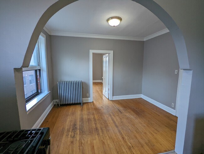 Building Photo - 5455 S Everett Ave