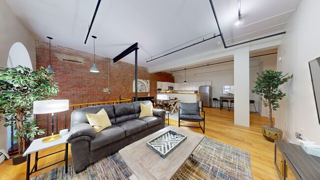 Building Photo - Back Bay 2 bed available 9/27/24