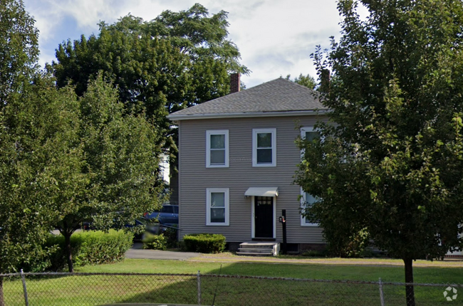Building Photo - 303 Highland Ave