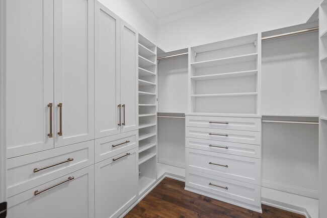 Building Photo - 1020 Bridle Bit Ln