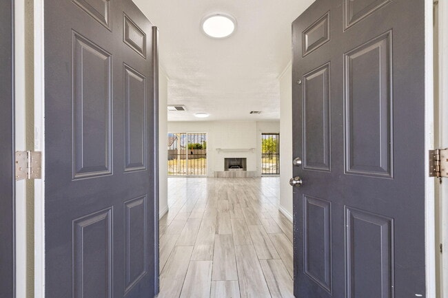 Building Photo - 33515 Wishing Well Trail