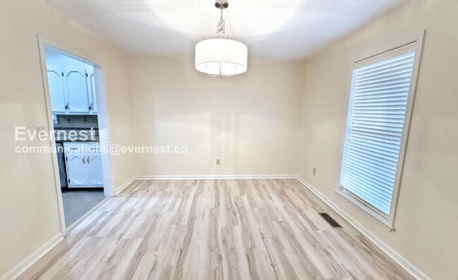 Building Photo - 1828 Jacobs Ln