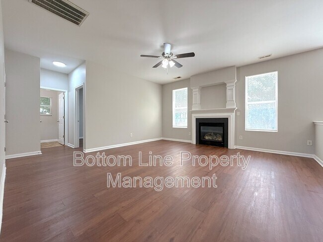 Building Photo - 5622 Wallace Cabin Dr