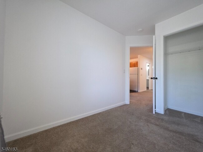 Building Photo - 272 US-206