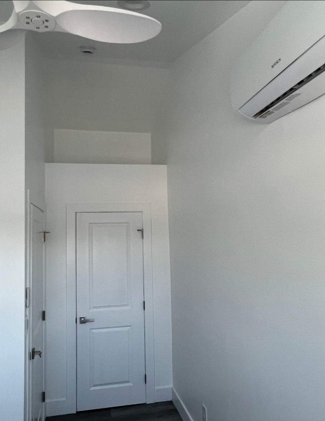 Building Photo - 14726 Gandesa Rd