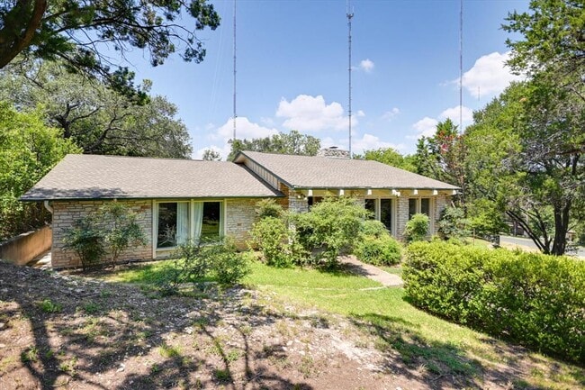 Building Photo - 2412 Deer Pass