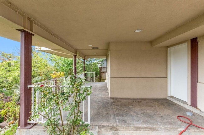 Building Photo - 4Bd/2.5Ba Seattle House