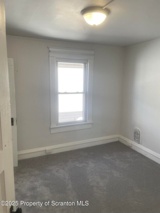 Building Photo - 2303 Boulevard Ave