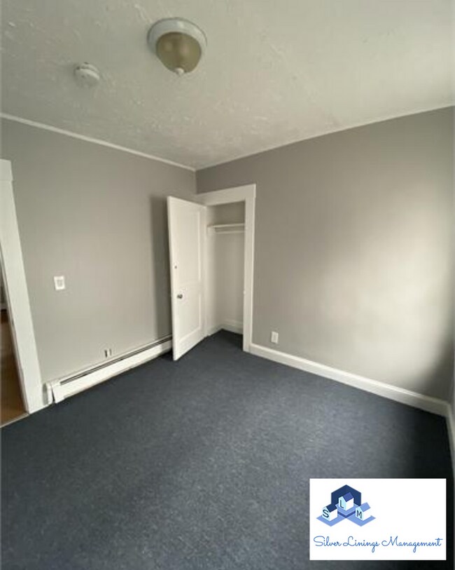 Building Photo - 206 Connors St
