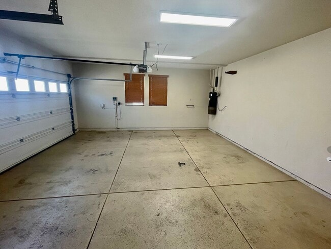 Building Photo - Pet friendly House Santa Maria