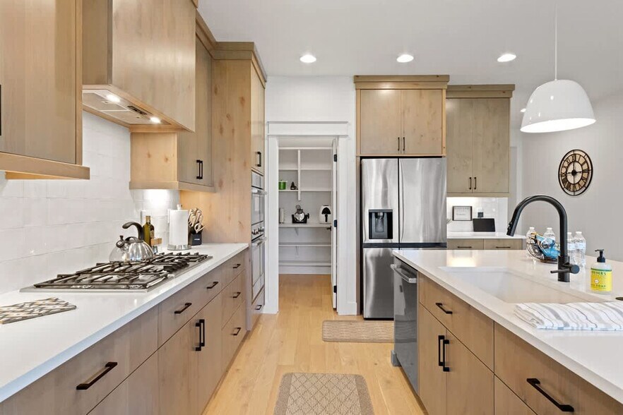 Building Photo - 1213 W Capstone Dr