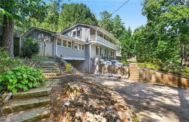 Building Photo - 1708 Childerlee Ln NE