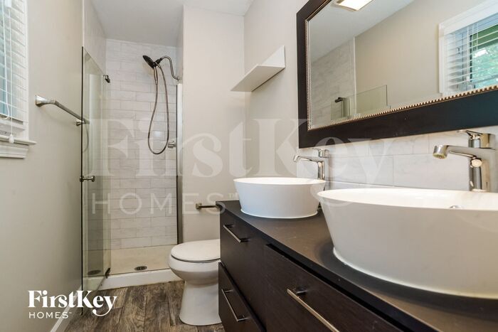 Building Photo - 7305 NW 76 Pl