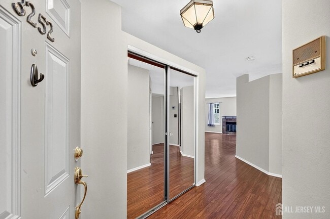 Building Photo - 3252 Cypress Ct