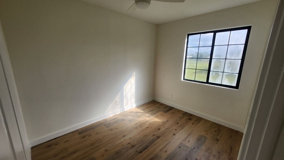 Building Photo - Cozy 3BR 1BA House Near Buckingham Area RECENTLY REDUCED!