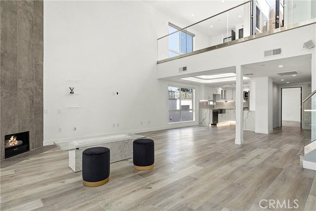 Building Photo - 4235 Mary Ellen Ave