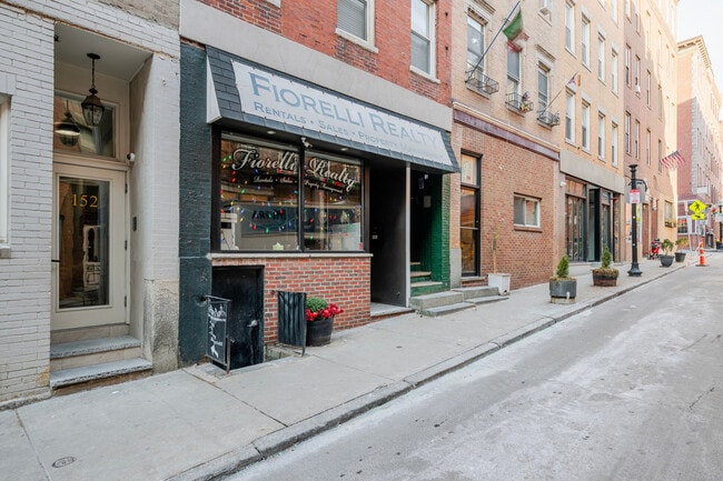 Building Photo - 152 Salem St