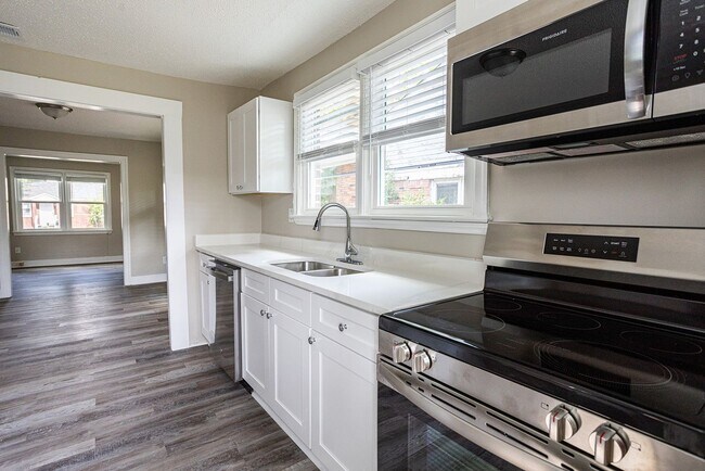 Building Photo - Welcome to this beautiful newly renovated ...