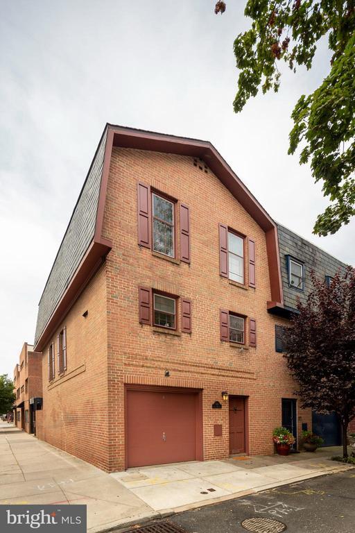Building Photo - 508 S 12th St
