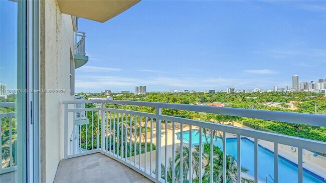 Building Photo - 2475 Brickell Ave