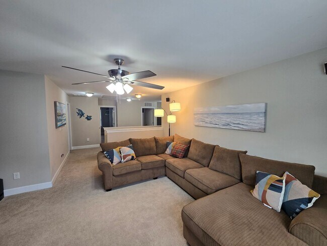 Building Photo - Spacious 4BR + Bonus, 4.5BA Home with 3-Ca...