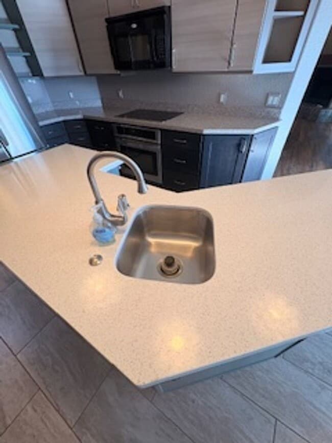 Building Photo - 3 BEDROOM 2 BATH 2 CAR GARAGE w/ Detached 2 room Shop - LONG TERM RENTAL in LHC!!