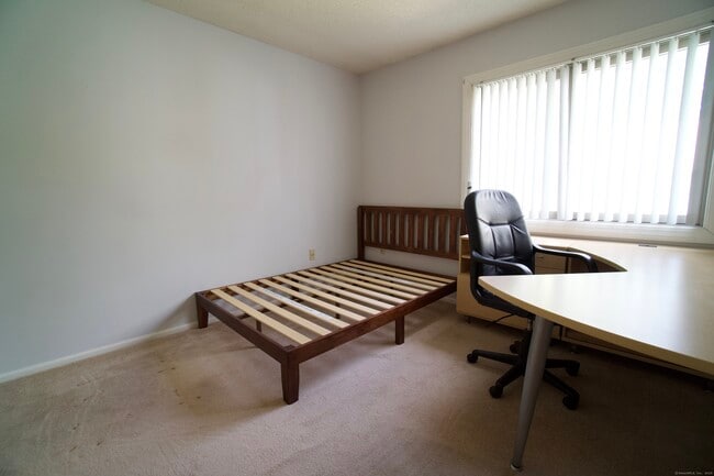 Building Photo - 21 Ashford Dr