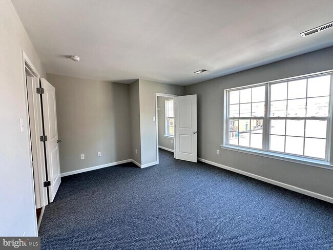 Building Photo - 220 South St