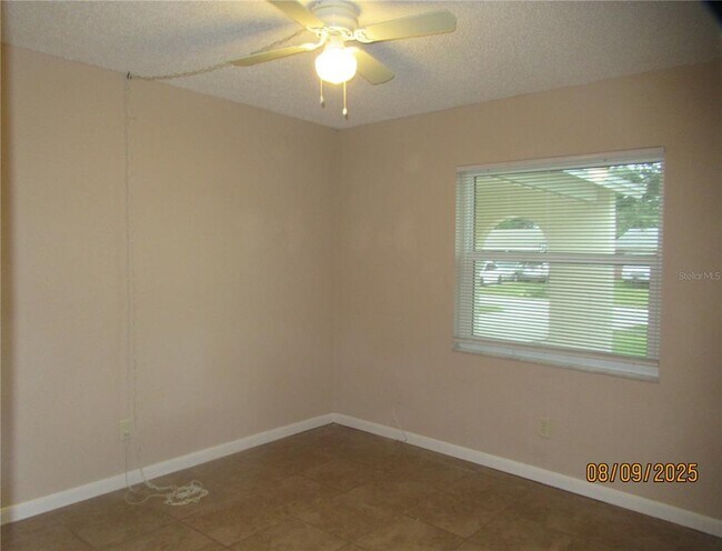 Building Photo - 2506 Mary Sue St