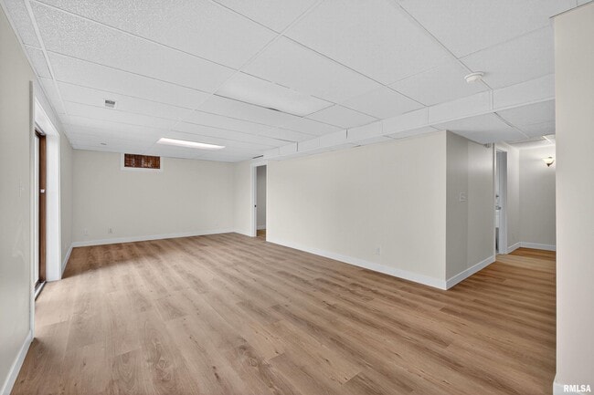 Building Photo - 3106 Maplecrest Rd