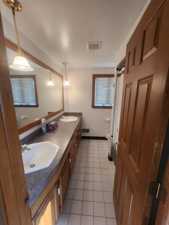 Building Photo - 30462 Westmore Dr