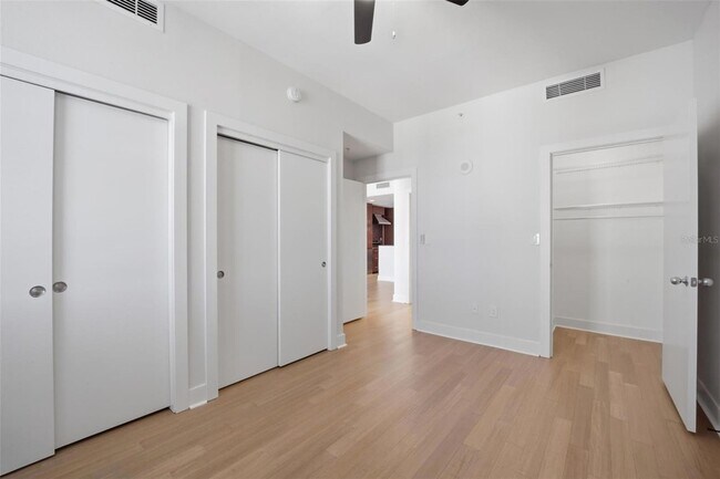 Building Photo - 1208 E Kennedy Blvd