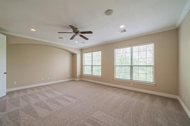 Building Photo - 9103 Harbor Hills Dr