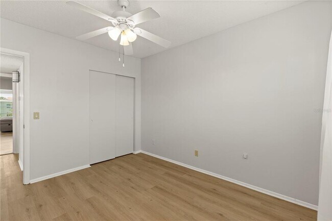 Building Photo - 2428 Columbia Dr