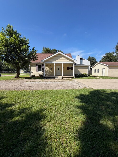 Building Photo - 250 Amelia-Olive Branch Rd