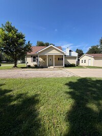 Building Photo - 250 Amelia-Olive Branch Rd