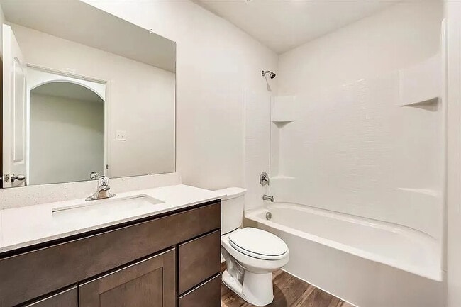 Building Photo - Room in House on Musselshell Dr