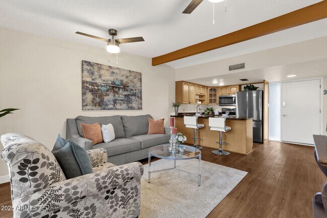 Building Photo - 16819 E Gunsight Dr