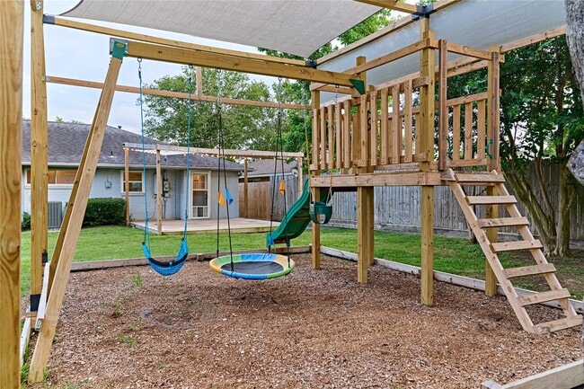 Building Photo - 2210 Nina Lee Ln