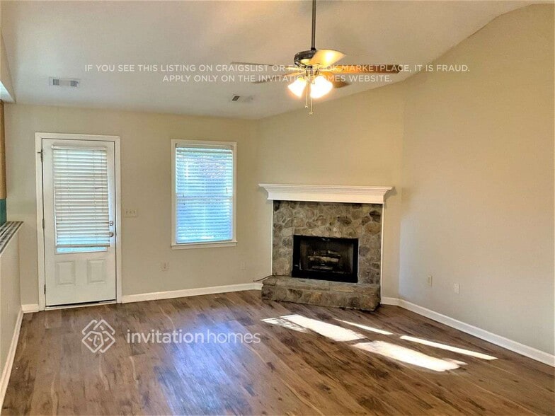 Building Photo - 825 Rambling Rose Ct NW