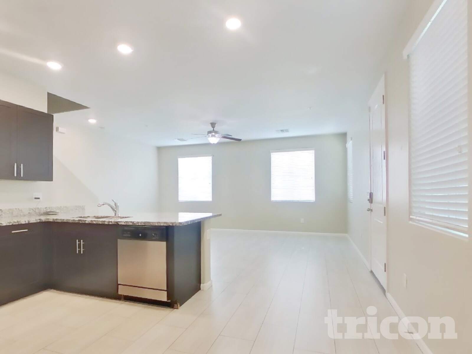 Building Photo - 12551 W Hummingbird Terrace