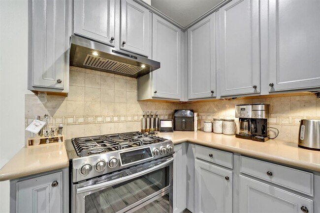 Building Photo - 7107 Cornflower Ln