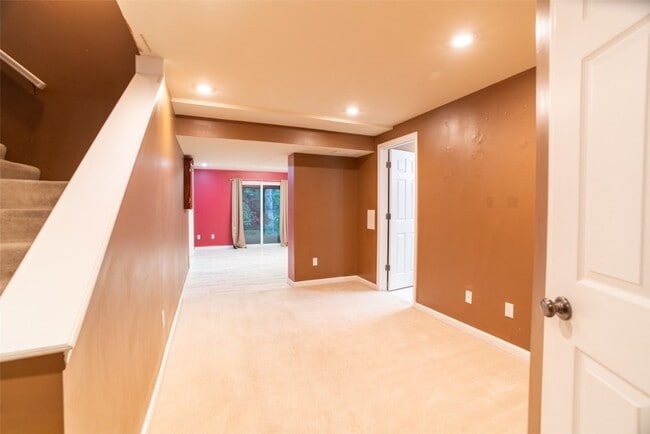 Building Photo - 570 Castle Ridge Dr