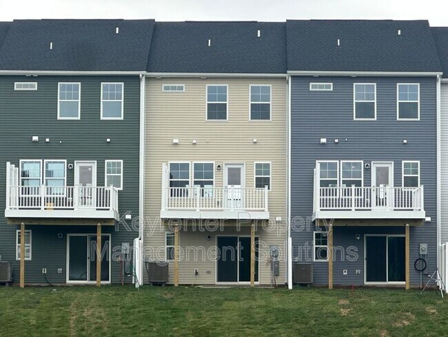 Building Photo - 121 Gibraltar Dr