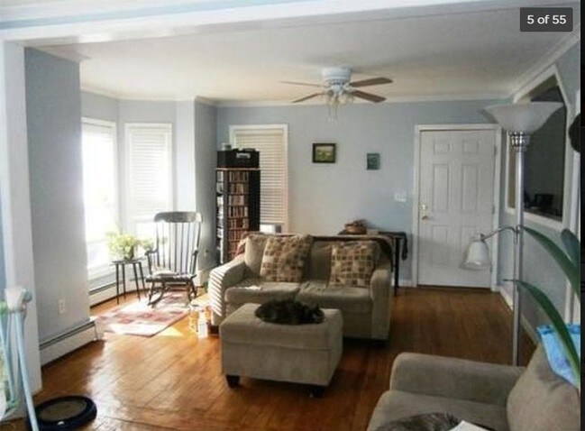 Building Photo - 119 River St