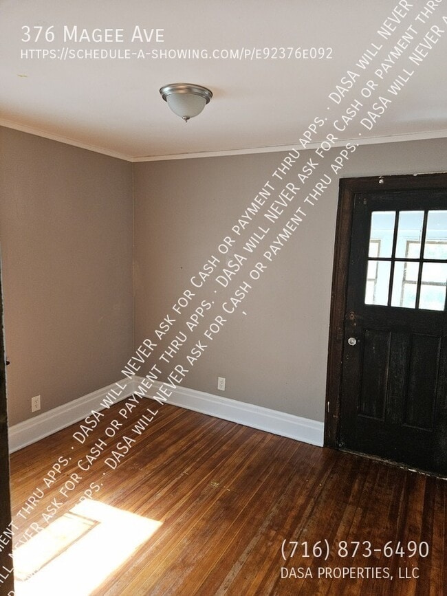 Building Photo - 376 Magee Ave