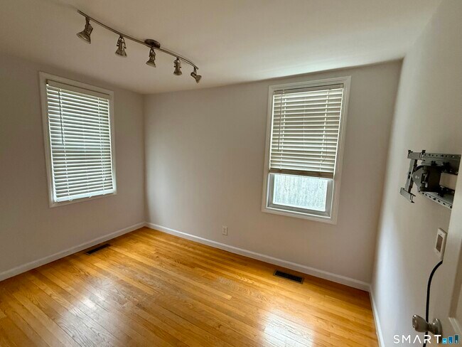 Building Photo - 65 Terrace Ave