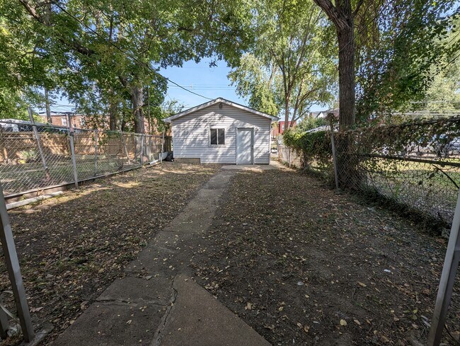 Building Photo - 2630 Oregon Ave