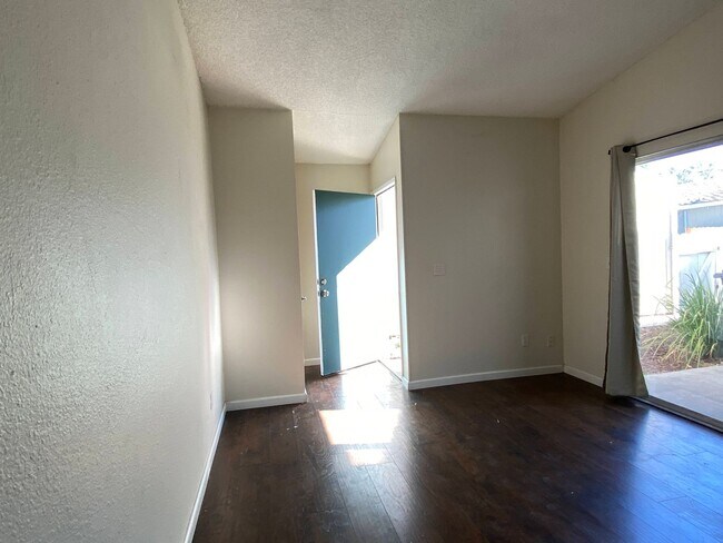 Building Photo - MJRA5516-20